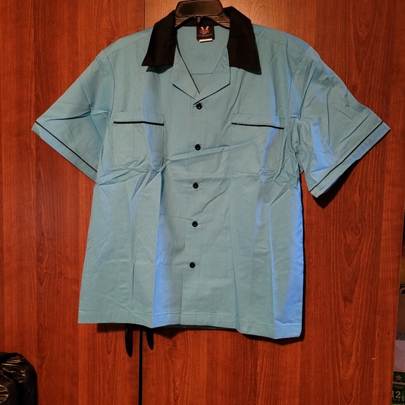 HILTON BOWLING 🎳 SHIRT 👕 - Picture 2 of 16